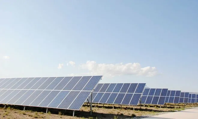 Licitación para el proyecto de almacenamiento de luz más grande de África occ...
