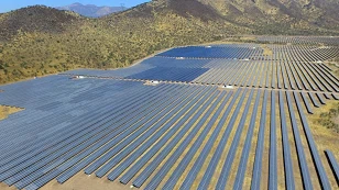 Desarrollador brasileño trabaja en el proyecto fotovoltaico más grande del mundo